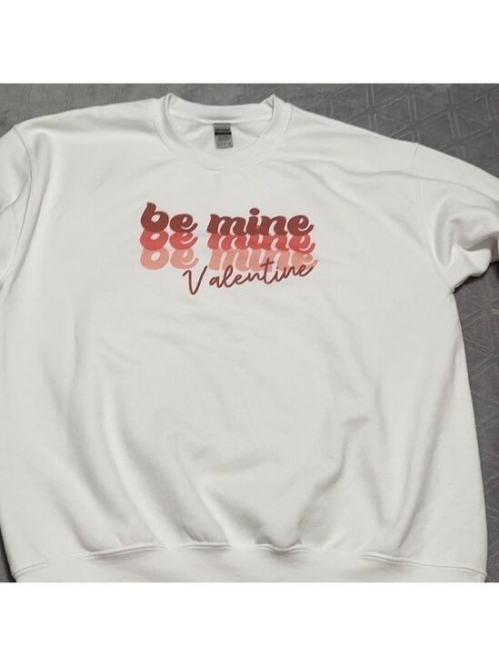 Sweaters - Be mine Valentine sweater